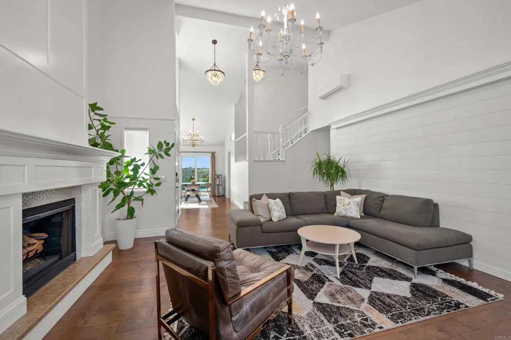 1036 Erin Drive El Cajon, CA 92020