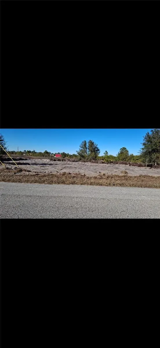 4005 E 15th St Lehigh Acres, FL 33972