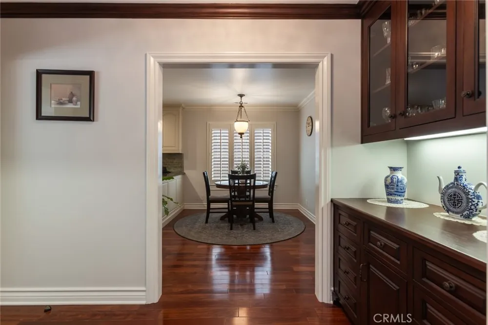 481 Paulette Place La Canada Flintridge, CA 91011