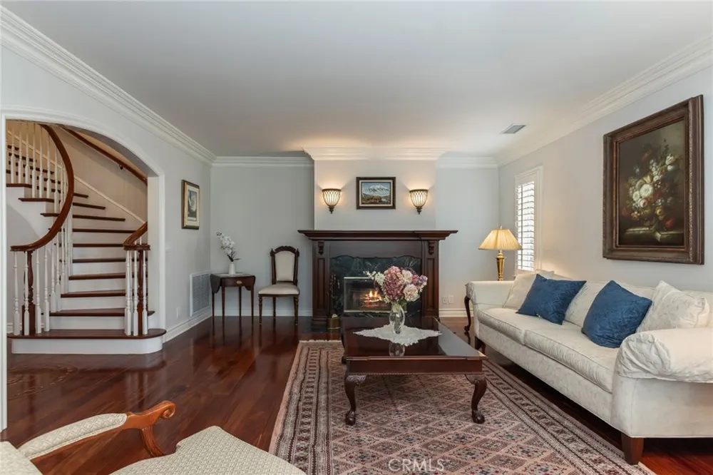 481 Paulette Place La Canada Flintridge, CA 91011