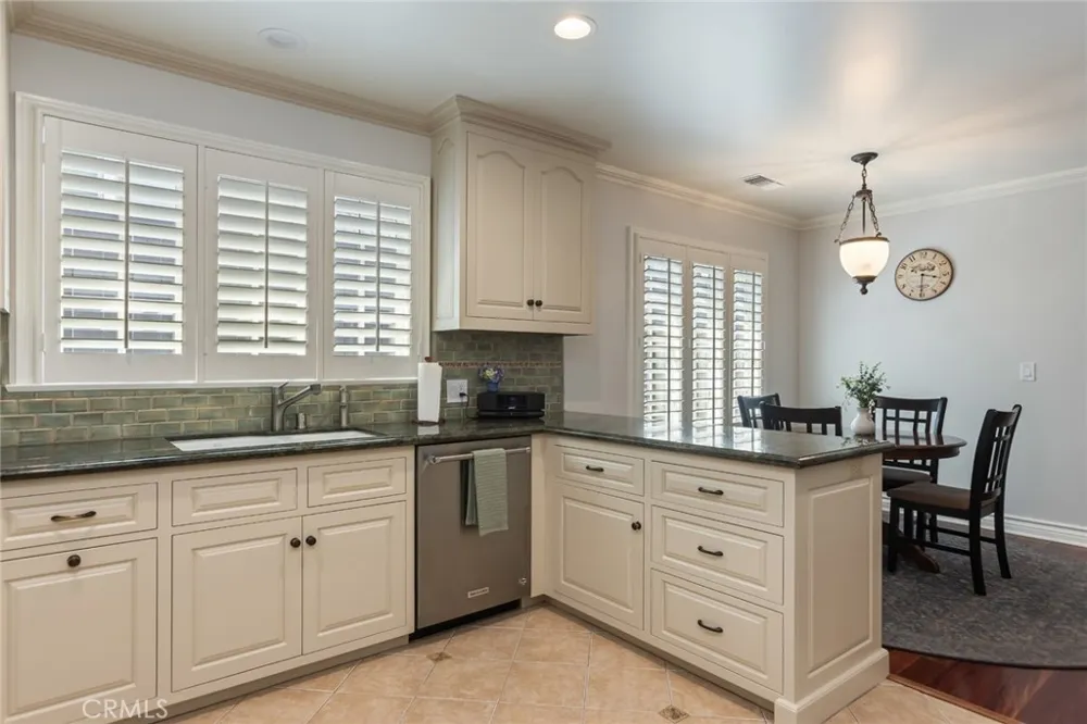 481 Paulette Place La Canada Flintridge, CA 91011