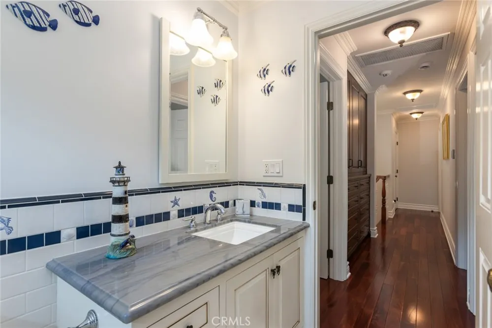 481 Paulette Place La Canada Flintridge, CA 91011