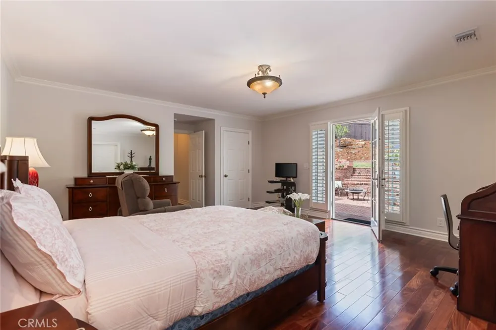 481 Paulette Place La Canada Flintridge, CA 91011