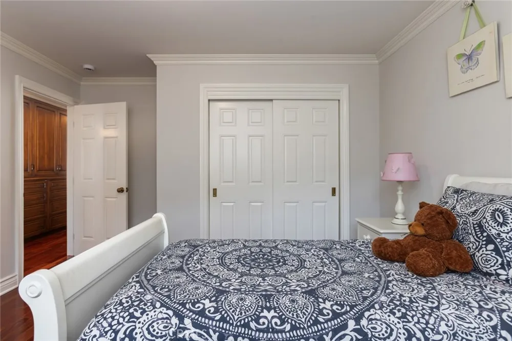 481 Paulette Place La Canada Flintridge, CA 91011