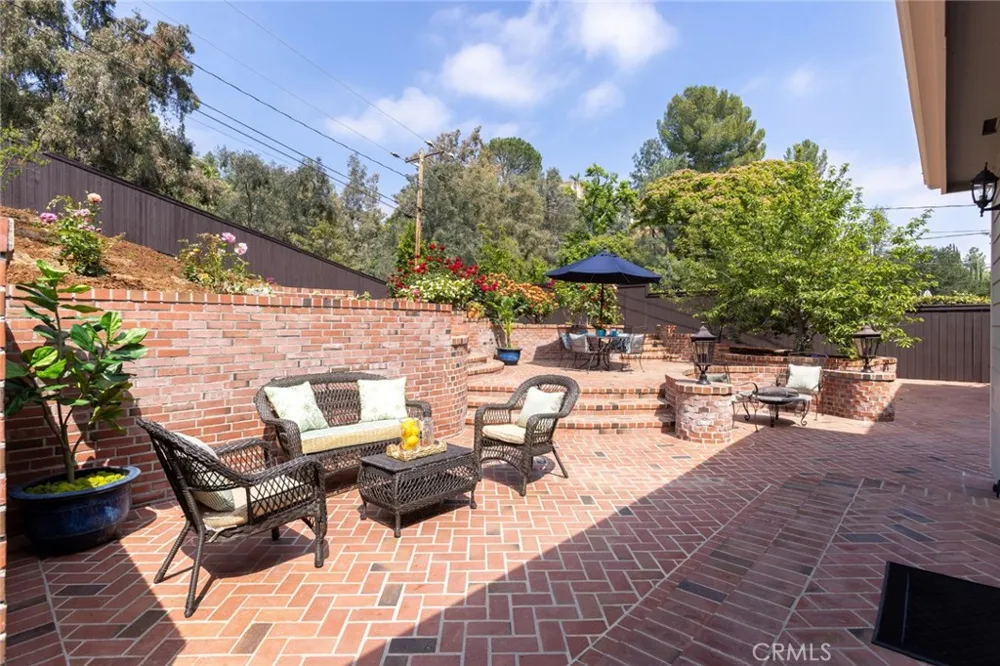 481 Paulette Place La Canada Flintridge, CA 91011