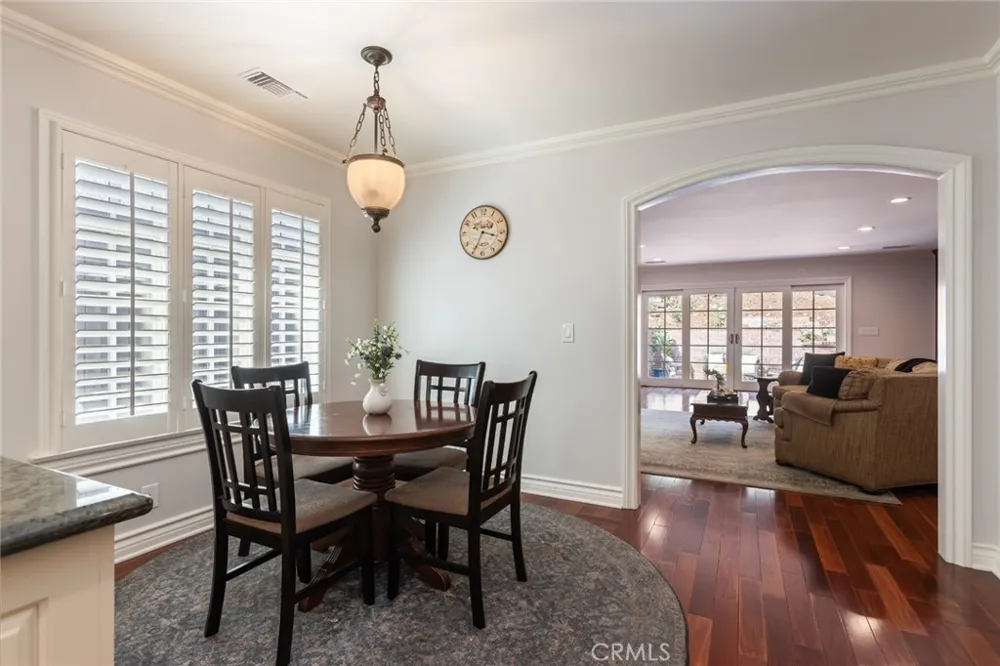 481 Paulette Place La Canada Flintridge, CA 91011