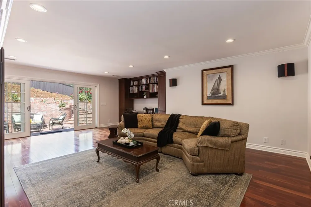 481 Paulette Place La Canada Flintridge, CA 91011