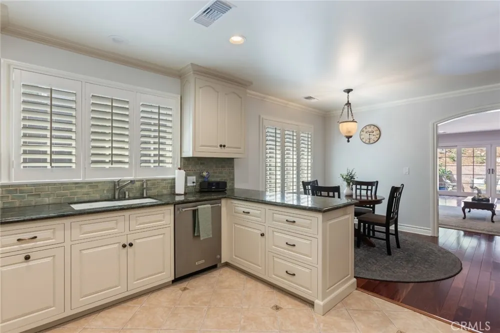 481 Paulette Place La Canada Flintridge, CA 91011