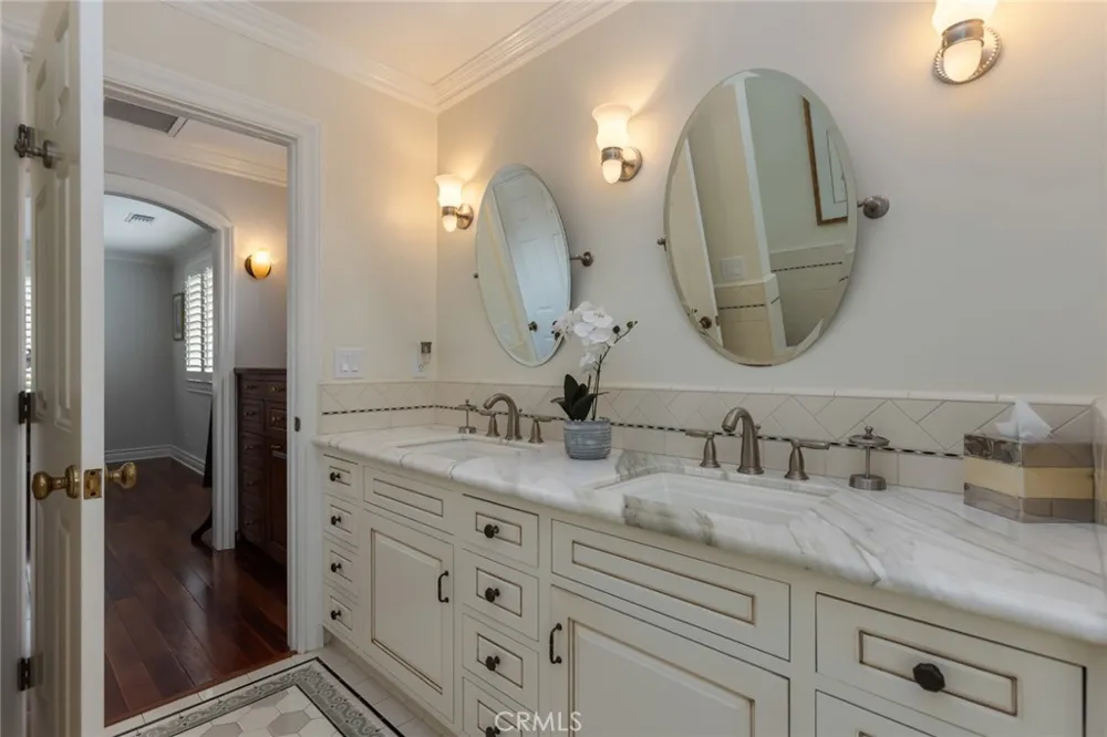 481 Paulette Place La Canada Flintridge, CA 91011