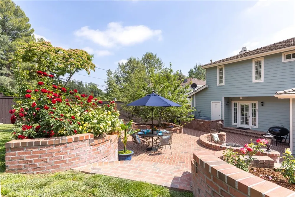 481 Paulette Place La Canada Flintridge, CA 91011