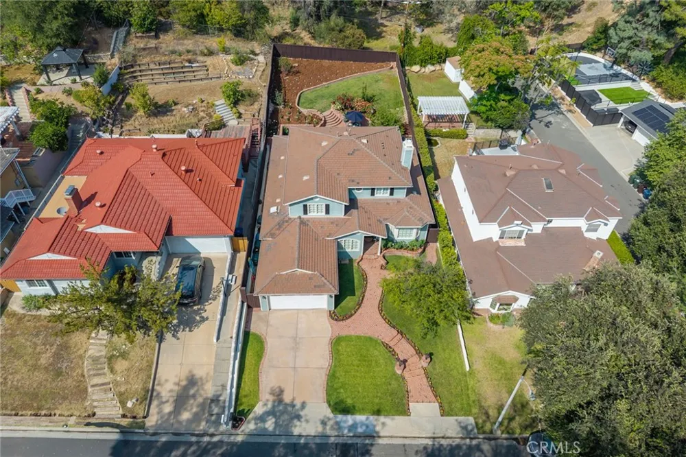 481 Paulette Place La Canada Flintridge, CA 91011