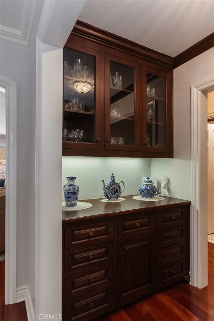 481 Paulette Place La Canada Flintridge, CA 91011