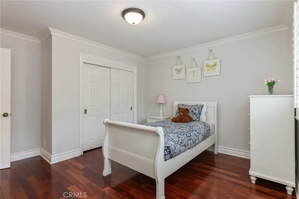 481 Paulette Place La Canada Flintridge, CA 91011