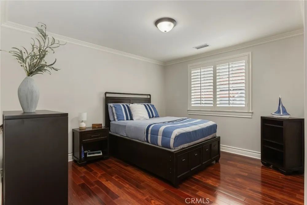 481 Paulette Place La Canada Flintridge, CA 91011