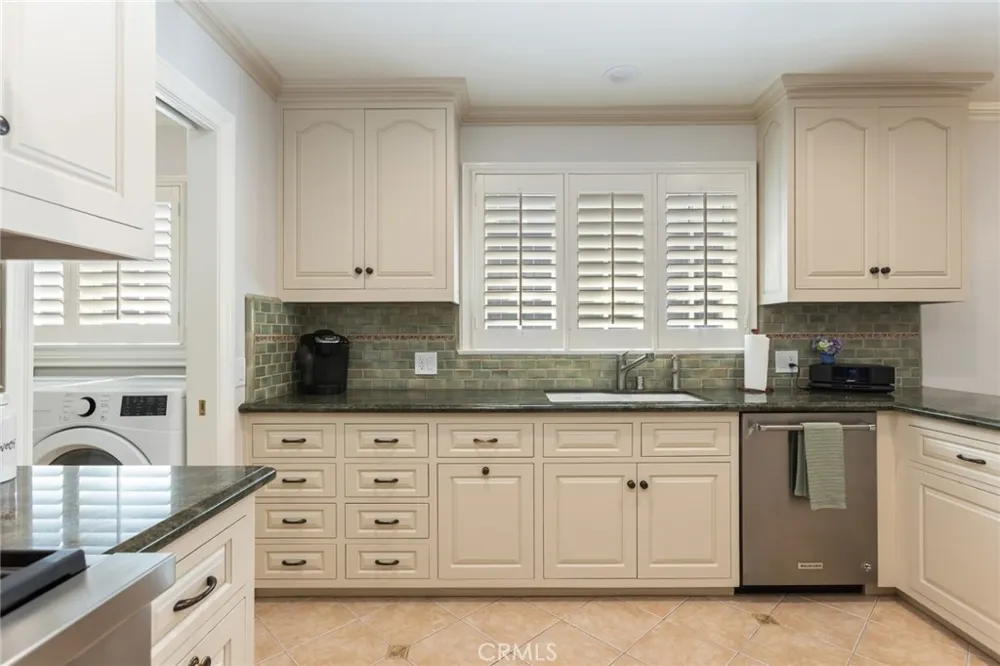 481 Paulette Place La Canada Flintridge, CA 91011