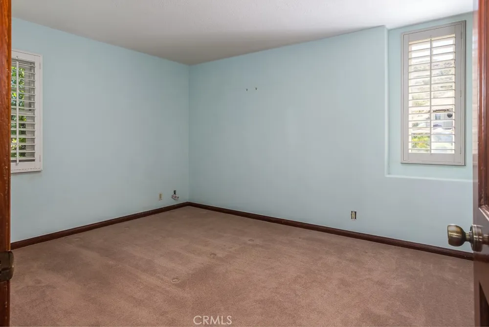 24537 Peachland Avenue Newhall, CA 91321