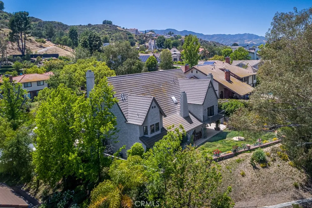 24537 Peachland Avenue Newhall, CA 91321