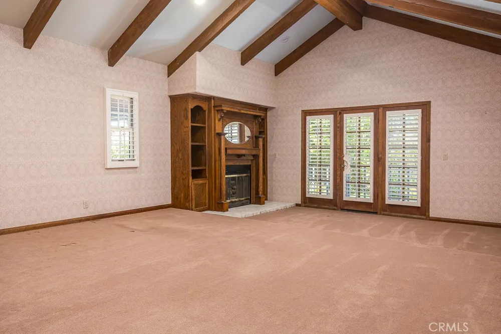 24537 Peachland Avenue Newhall, CA 91321
