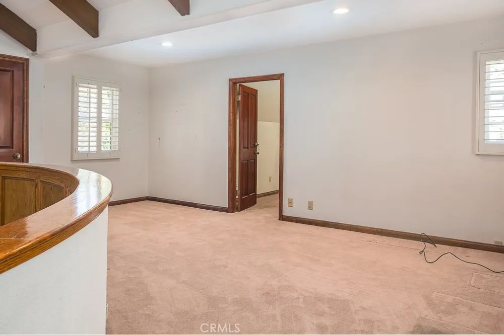 24537 Peachland Avenue Newhall, CA 91321