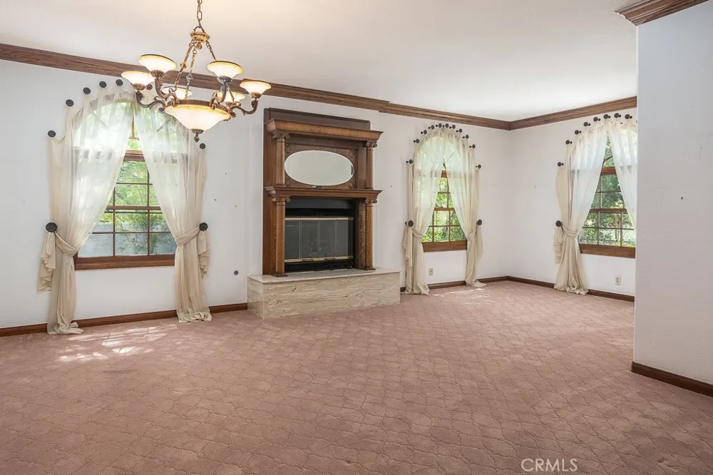 24537 Peachland Avenue Newhall, CA 91321