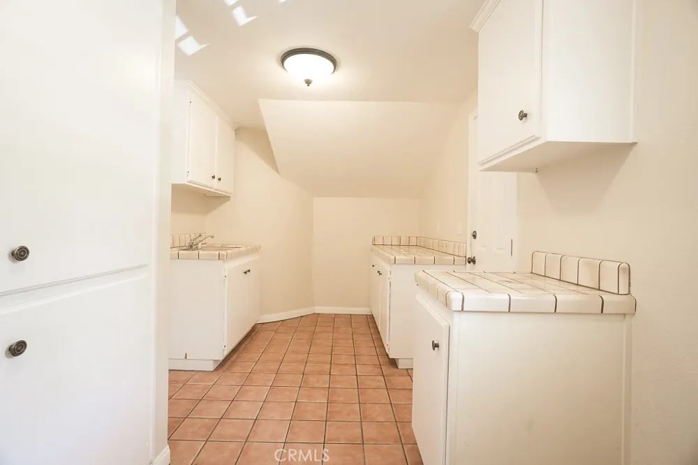 24537 Peachland Avenue Newhall, CA 91321