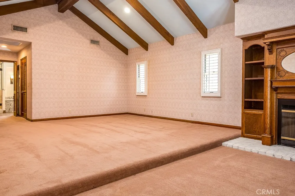 24537 Peachland Avenue Newhall, CA 91321