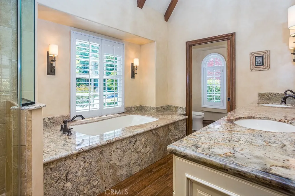 24537 Peachland Avenue Newhall, CA 91321