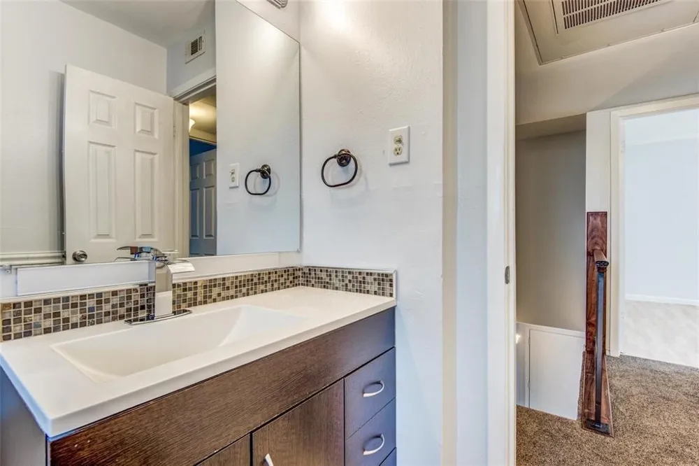 4011 Cole Avenue #113 Dallas, TX 75204
