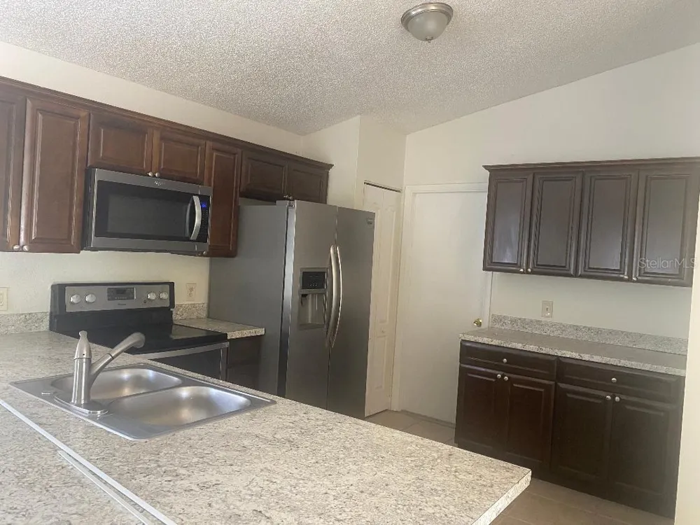 1003 WINTERBERRY LANE Orlando, FL 32811