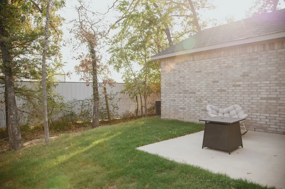 1041 Hillburn Drive West Tawakoni, TX 75474