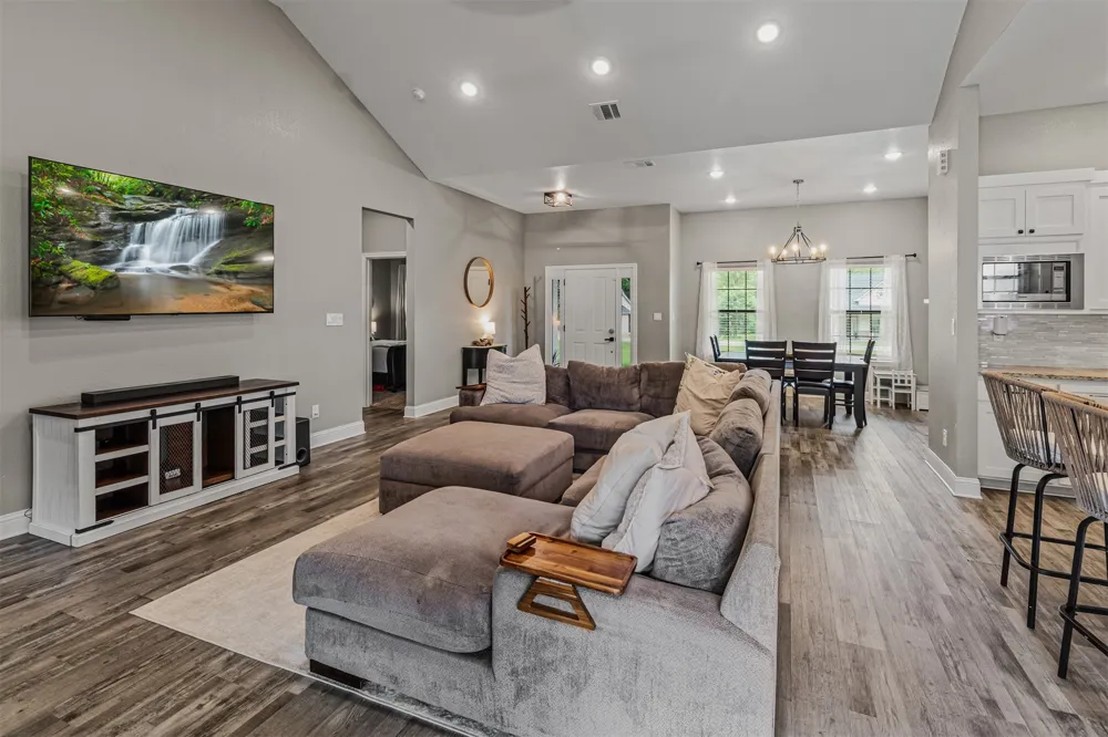 107 Private Road 6305 Mineola, TX 75773