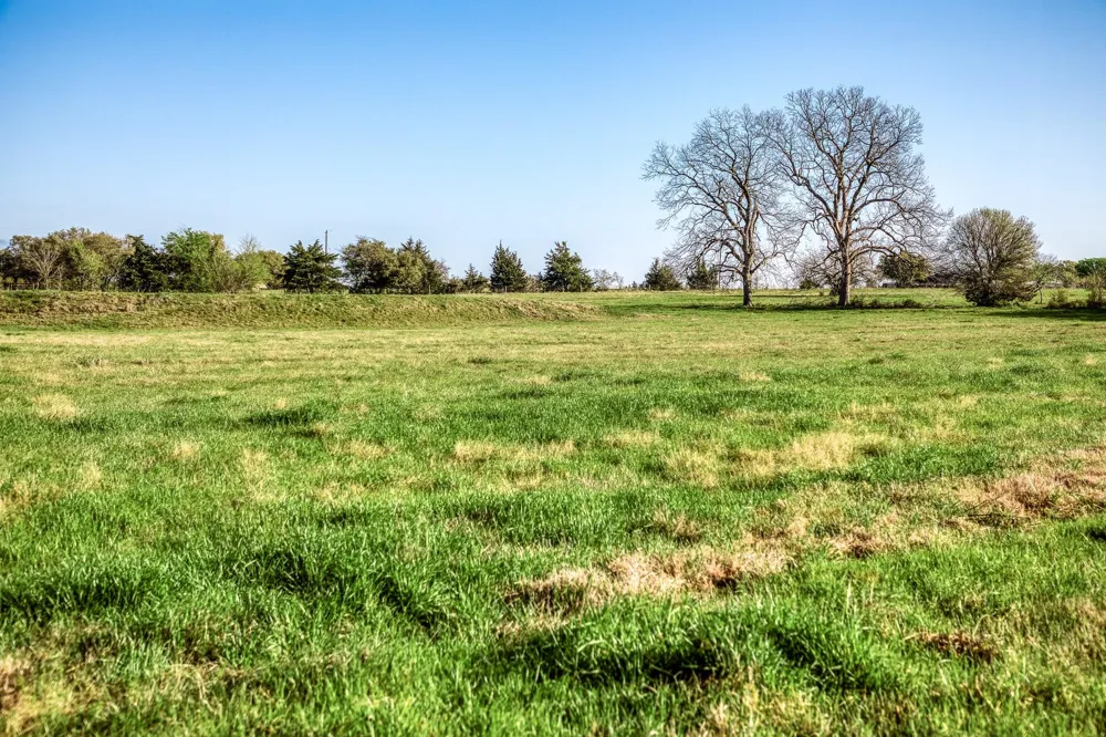 10 Fieldcrest Ln Burton, TX 77835