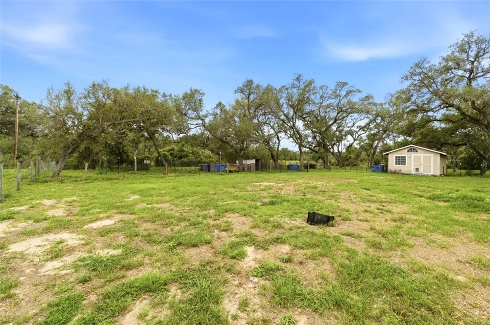 392 Winding Way Drive E Victoria, TX 77905