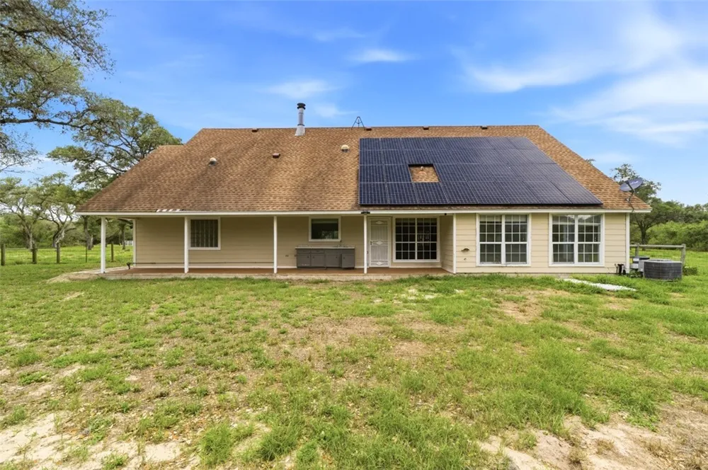 392 Winding Way Drive E Victoria, TX 77905