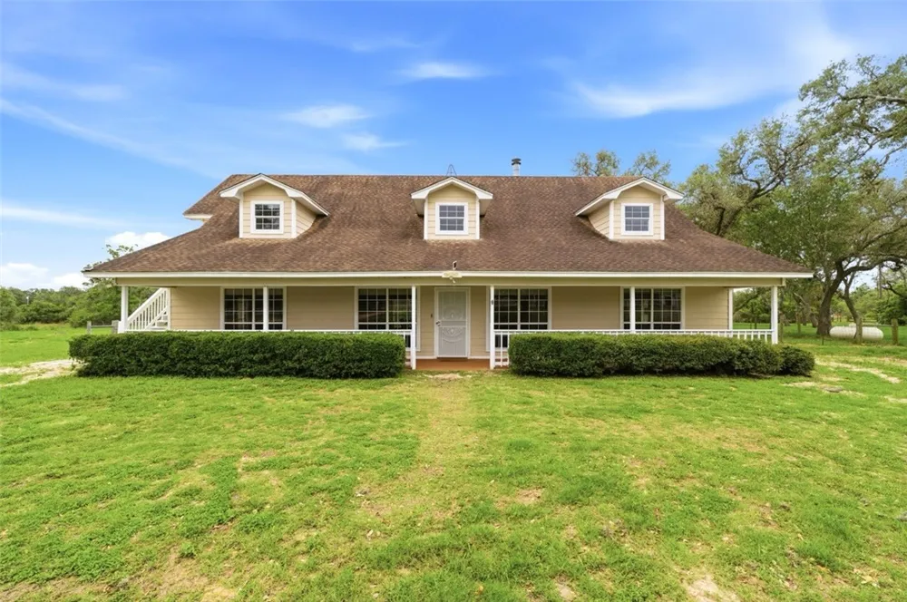 392 Winding Way Drive E Victoria, TX 77905