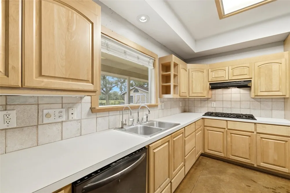 392 Winding Way Drive E Victoria, TX 77905
