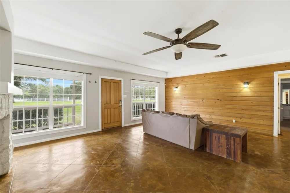 392 Winding Way Drive E Victoria, TX 77905
