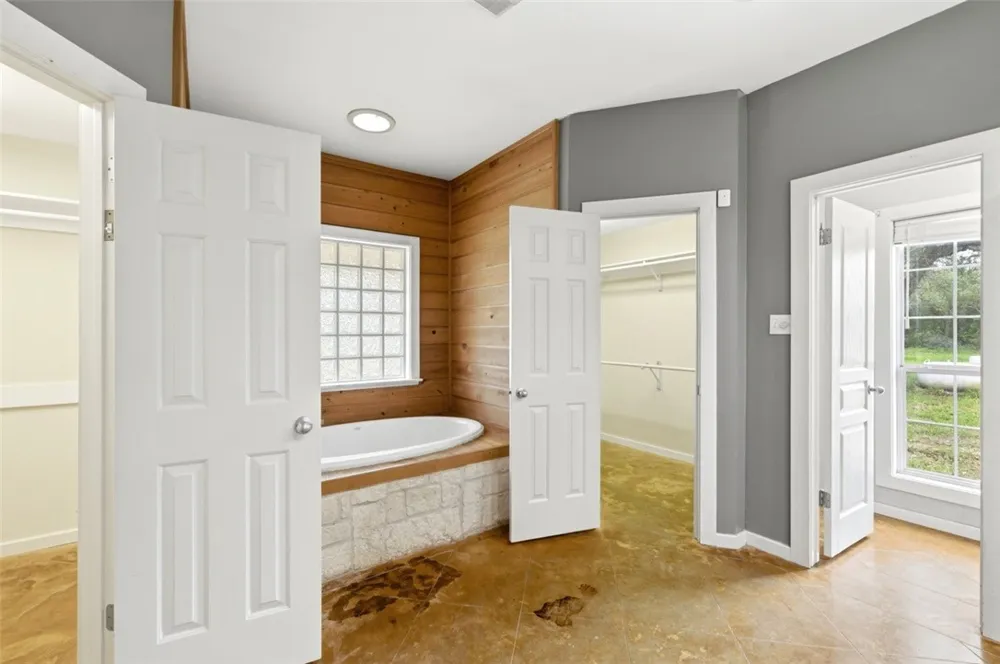 392 Winding Way Drive E Victoria, TX 77905