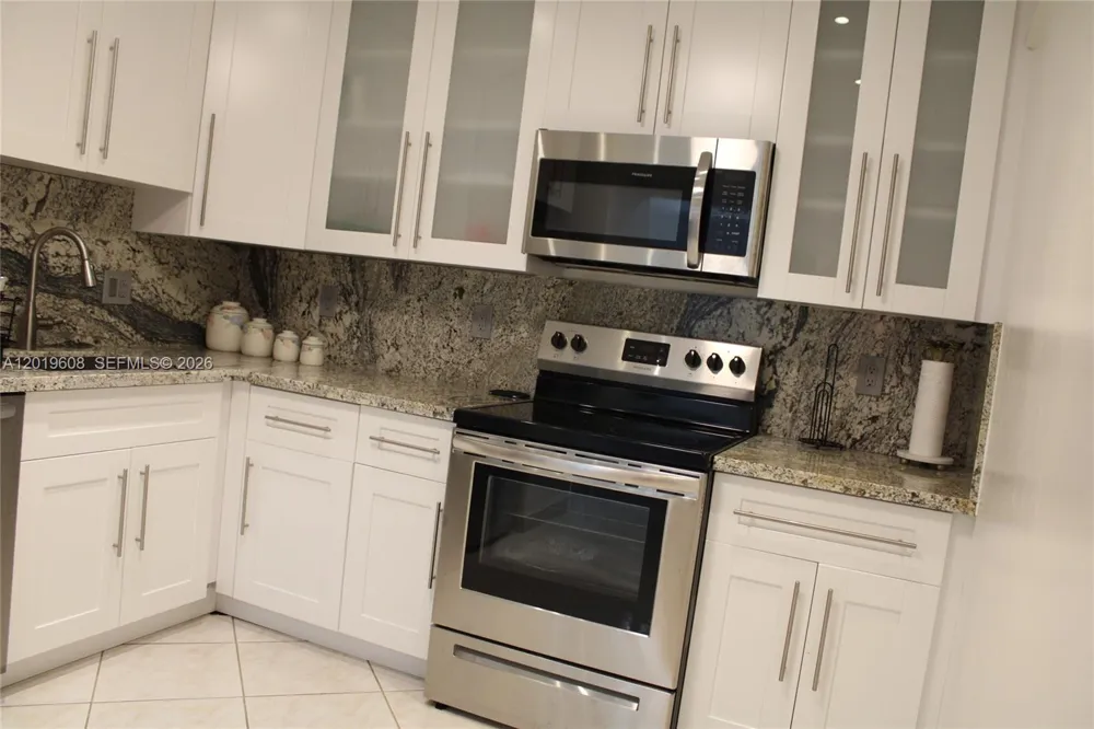 8120 SW 24th St #314 North Lauderdale, FL 33068
