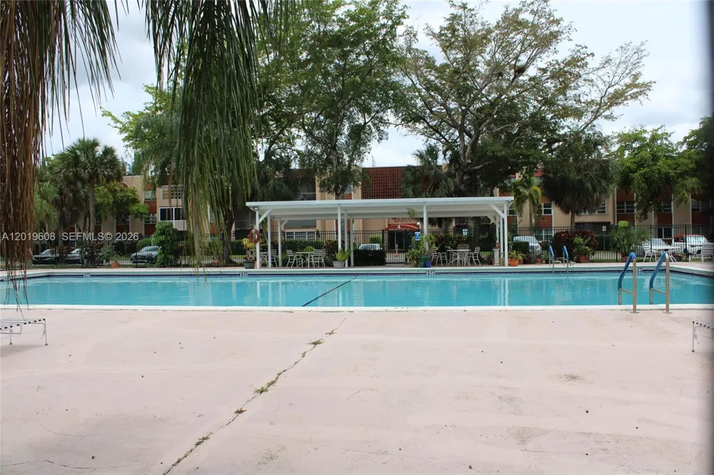 8120 SW 24th St #314 North Lauderdale, FL 33068