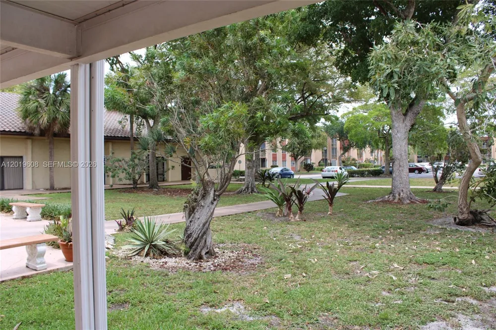 8120 SW 24th St #314 North Lauderdale, FL 33068