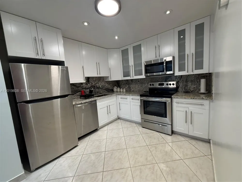 8120 SW 24th St #314 North Lauderdale, FL 33068