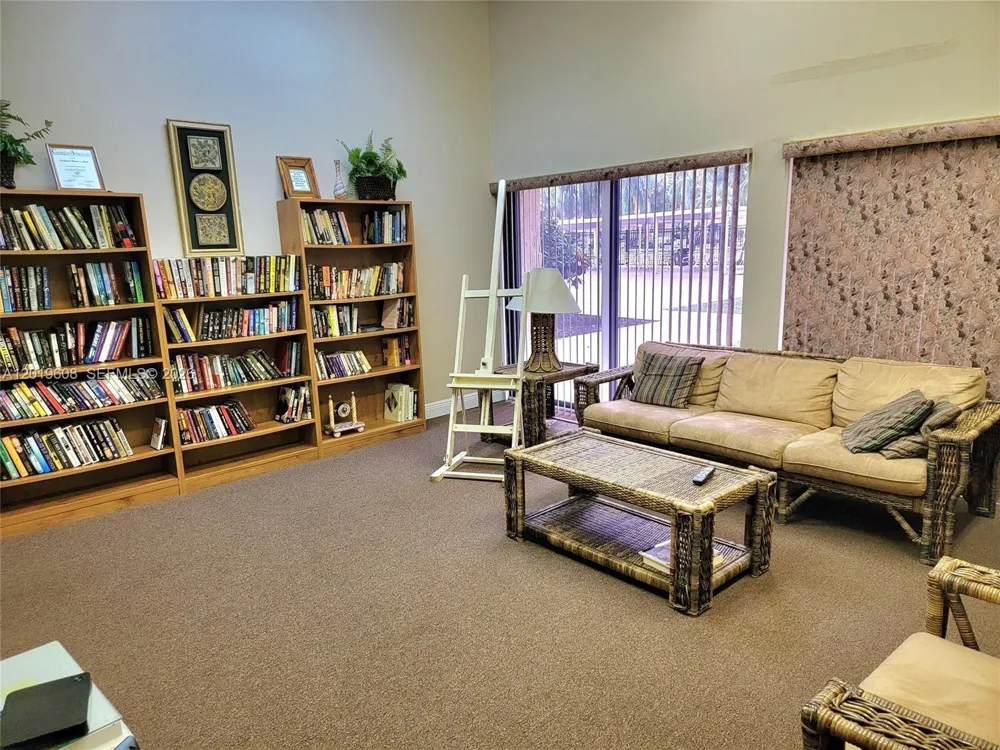 8120 SW 24th St #314 North Lauderdale, FL 33068