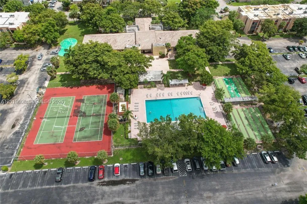 8120 SW 24th St #314 North Lauderdale, FL 33068