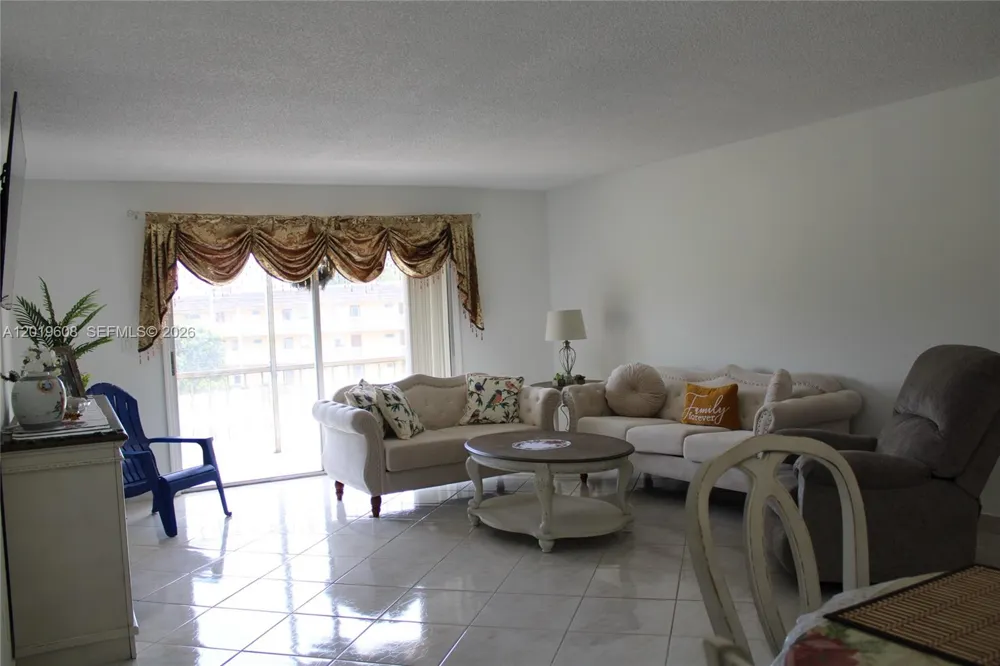 8120 SW 24th St #314 North Lauderdale, FL 33068