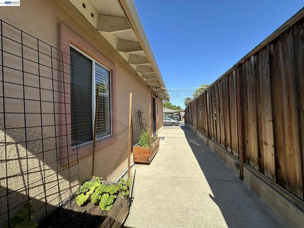 29 DELTA DR Bay Point, CA 94565