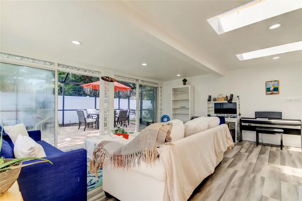1846 ELMHURST DRIVE Clearwater, FL 33765