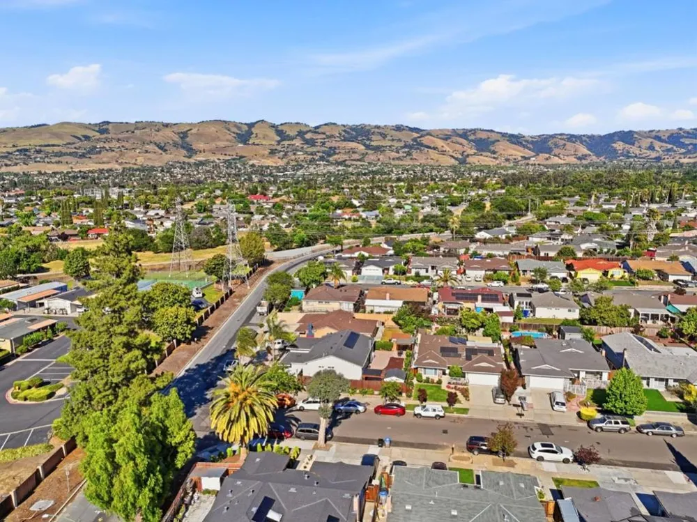 2965 Calle De Las Estrella San Jose, CA 95148