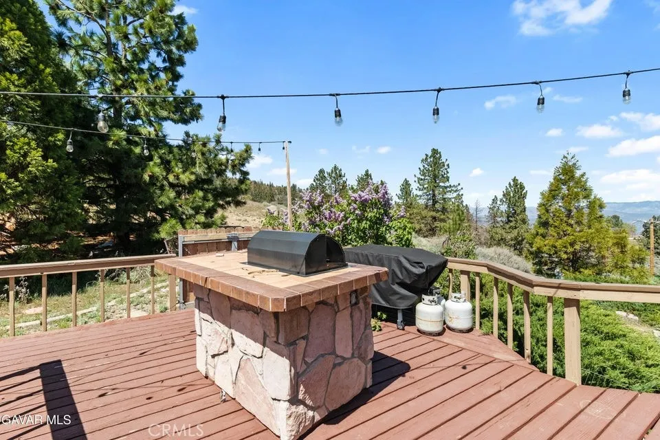 25631 High Rock Court Tehachapi, CA 93561