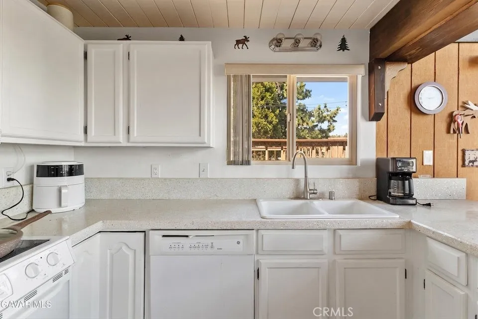 25631 High Rock Court Tehachapi, CA 93561